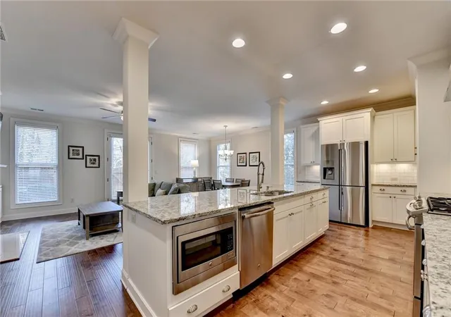 Photo 4 of Townhouse for sale at 5260 Cresslyn Ridge, Johns Creek, GA 30005 | MLS# 7831155 | Listing updated on 2026-09-17