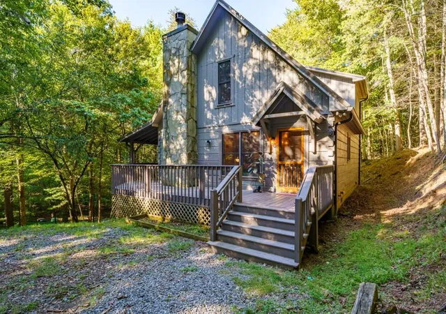 Photo 1 of Single family home for sale at 19 Blackberry Fls Ln, Ellijay, GA 30536 | MLS# 7830621 | Listing updated on 2026-09-02