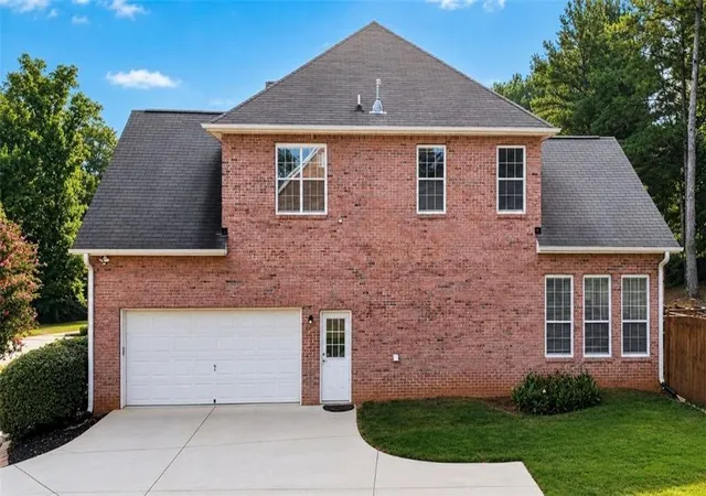Photo 4 of Single family home for sale at 7026 Sherri Ct, Mcdonough, GA 30252 | MLS# 7829750 | Listing updated on 2026-09-26