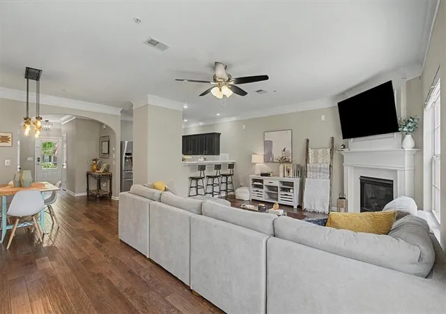 Photo 2 of Sale Pending at 305 Azalea Cir, Cumming, GA 30040 | MLS# 7803010 | Listing updated on 2026-09-29