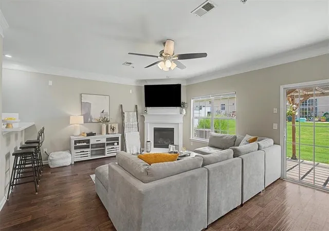 Photo 3 of Sale Pending at 305 Azalea Cir, Cumming, GA 30040 | MLS# 7803010 | Listing updated on 2026-09-29
