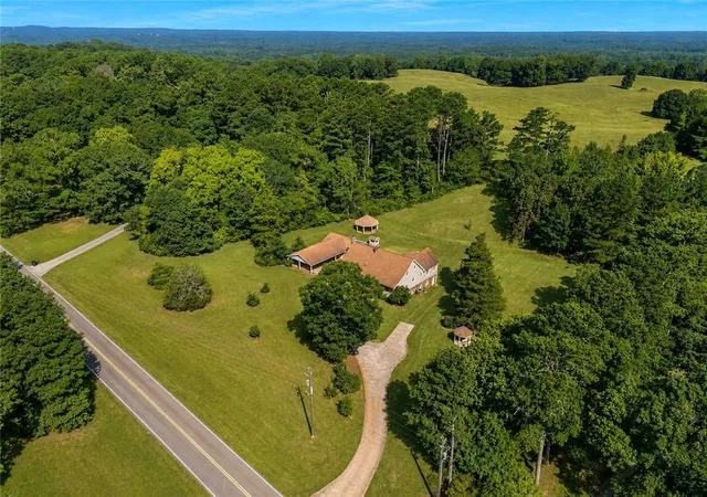 Photo 1 of Single family home for sale at 1687 Ne Hickory Level Rd, Villa Rica, GA 30180 | MLS# 7832296 | Listing updated on 2026-09-04