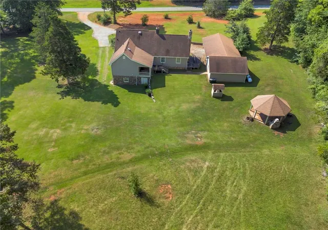 Photo 2 of Single family home for sale at 1687 Ne Hickory Level Rd, Villa Rica, GA 30180 | MLS# 7832296 | Listing updated on 2026-09-04