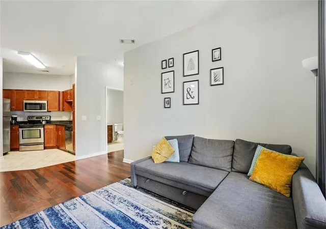Photo 4 of Condo for sale at 870 Mayson Turner Rd NW #1127, Atlanta, GA 30314 | MLS# 7850776 | Listing updated on 2026-10-28