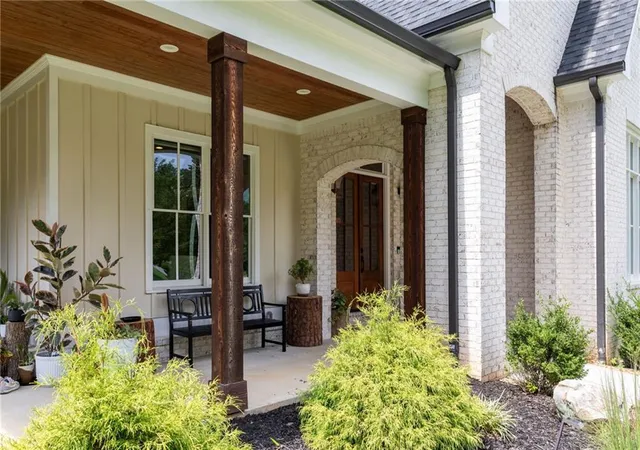 Photo 3 of Single family home for sale at 4218 Oak Forest Dr, Brookhaven, GA 30319 | MLS# 7829370 | Listing updated on 2026-10-06