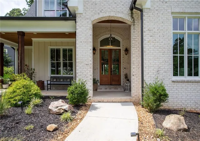 Photo 3 of Single family home for sale at 4218 Oak Forest Dr, Brookhaven, GA 30319 | MLS# 7829370 | Listing updated on 2026-10-06