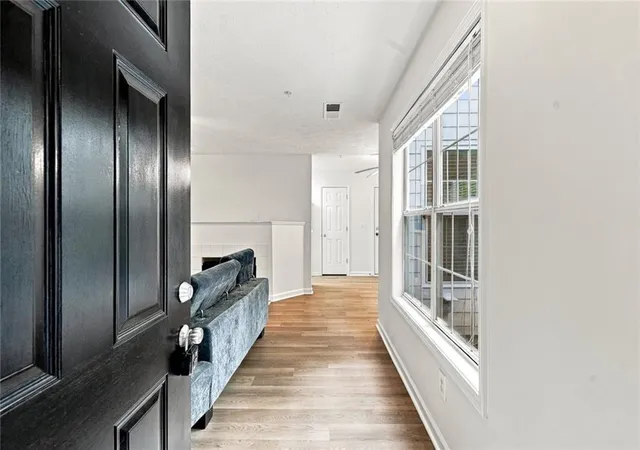 Listing Photo 4 - Condo for sale in building located at 305 Streamside Dr, Roswell, GA 30076