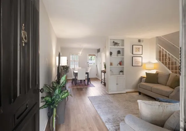 Listing Photo 1 - Condo for sale in building located at 4060 Haverhill Dr, Atlanta, GA 30342 - Unit #D