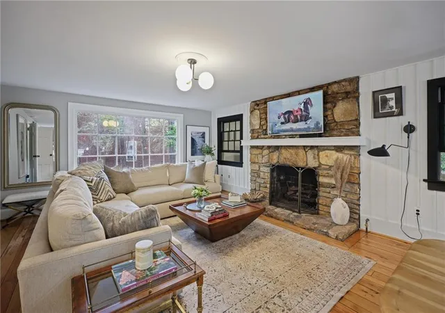Photo 3 of Sale Pending at 45 Michelle Cir, Sandy Springs, GA 30342 | MLS# 7833924 | Listing updated on 2026-10-10