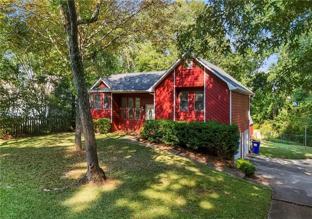 Photo 2 of Single family home for sale at 5792 Stonehaven Dr Nw, Kennesaw, GA 30152 | MLS# 7835350 | Listing updated on 2026-09-17