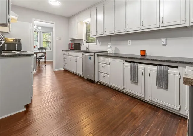 Photo 4 of Single family home for sale at 5792 Stonehaven Dr NW, Kennesaw, GA 30152 | MLS# 7835350 | Listing updated on 2026-09-17