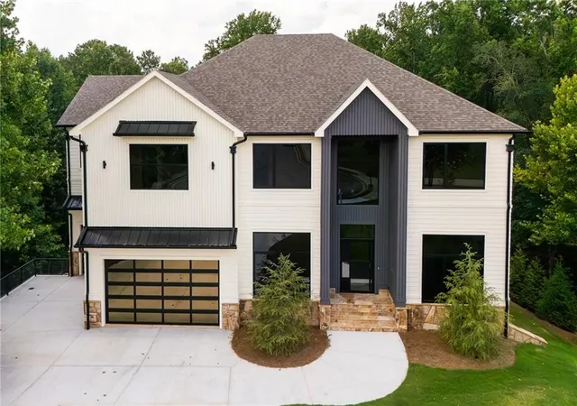 Photo 3 of Single family home for sale at 520 Heathmill Ct, Alpharetta, GA 30004 | MLS# 7835796 | Listing updated on 2026-09-11