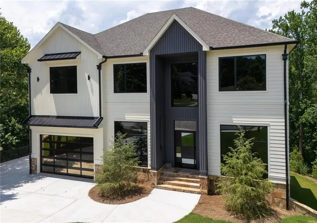 Photo 3 of Single family home for sale at 520 Heathmill Ct, Alpharetta, GA 30004 | MLS# 7835796 | Listing updated on 2026-09-11