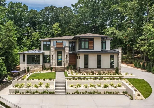 Photo 2 of Single family home for sale at 1090 Kingston Dr, Sandy Springs, GA 30342 | MLS# 7827666 | Listing updated on 2026-09-24