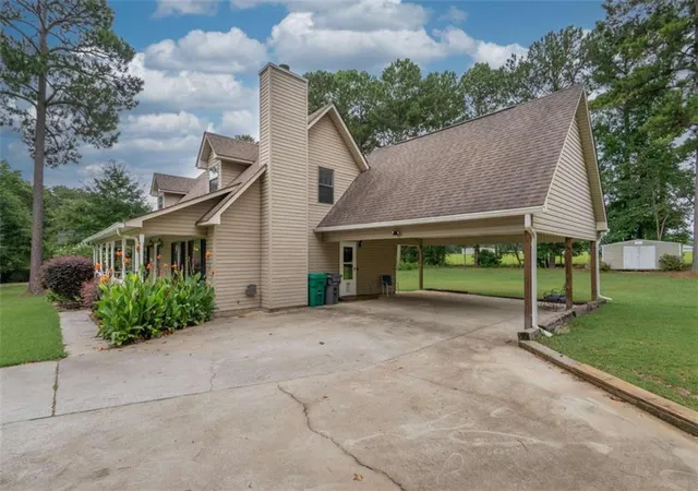 Photo 3 of Single family home for sale at 106 Newport Rd, Milledgeville, GA 31061 | MLS# 7830600 | Listing updated on 2026-09-09