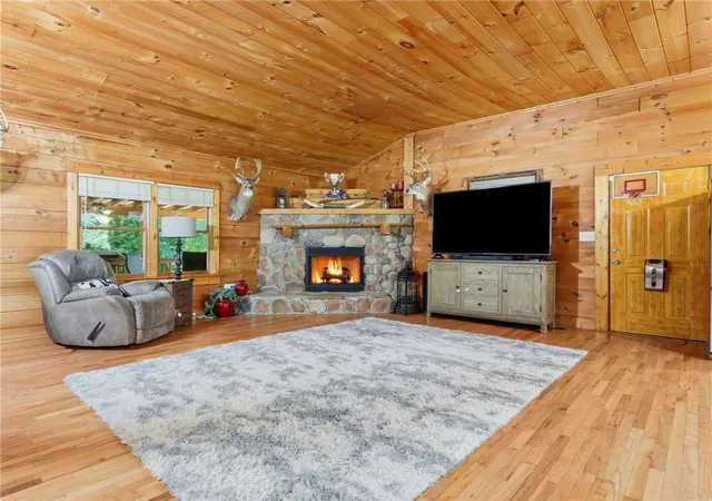 Photo 4 of Sale Pending at 1860 W Elmwood Dr, Acworth, GA 30102 | MLS# 7799131 | Listing updated on 2026-10-30