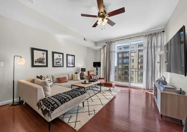 Listing Photo 1 - Condo for sale in building located at 711 Cosmopolitan Dr Ne, Atlanta, GA 30324 - Unit #524