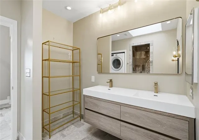 Photo 3 of Condo for sale at 3481 Lakeside Dr NE #PH TS5, Atlanta, GA 30326 | MLS# 7855046 | Listing updated on 2026-10-17