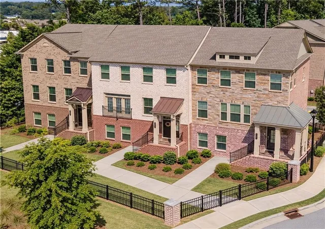 Townhouse for sale at 352 Provenance Dr, Sandy Springs, GA 30328 | MLS# 7841444