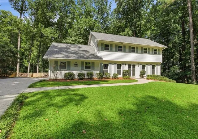 Photo 2 of Single family home for sale at 4622 Kings Down Rd, Atlanta, GA 30338 | MLS# 7820817 | Listing updated on 2026-09-13