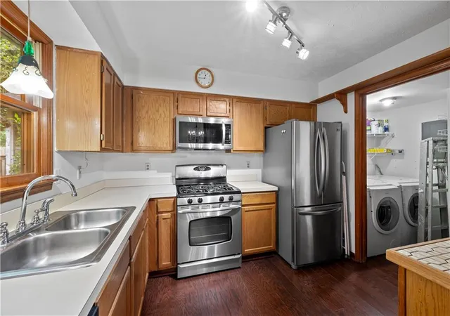 Photo 3 of Sale Pending at 568 Stratford Green, Avondale Estates, GA 30002 | MLS# 7829886 | Listing updated on 2026-10-05
