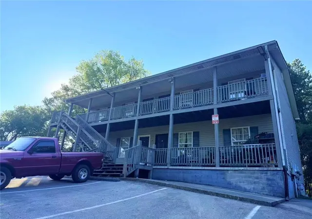 Photo 3 of Single family home for sale at 1010 Trammell St, Dalton, GA 30720 | MLS# 7831006 | Listing updated on 2026-09-04