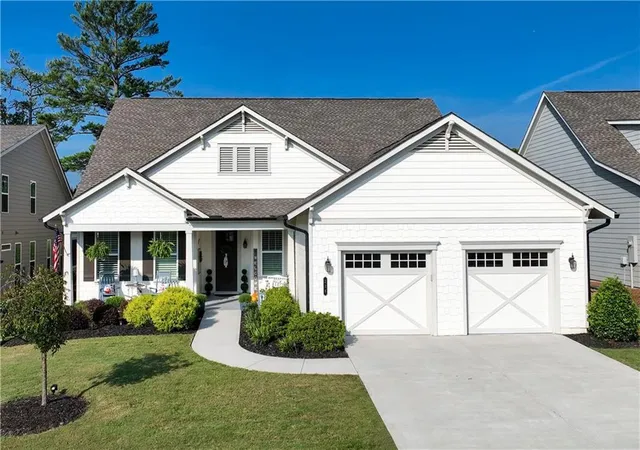 Photo 3 of Single family home for sale at 236 Chatuge Dr, Hoschton, GA 30548 | MLS# 7835738 | Listing updated on 2026-10-03