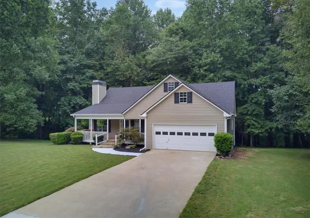 Photo 2 of Single family home for sale at 7425 Hickory Blf Dr, Cumming, GA 30040 | MLS# 7826859 | Listing updated on 2026-09-17