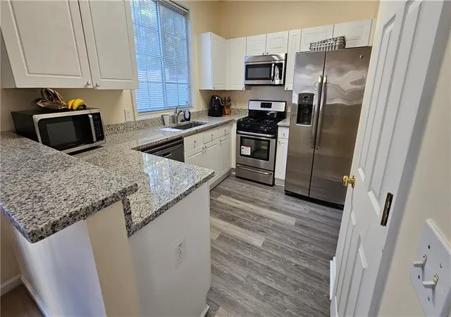 Photo 3 of Single family home for sale at 162 Windcroft Cir NW, Acworth, GA 30101 | MLS# 7859601 | Listing updated on 2026-10-30