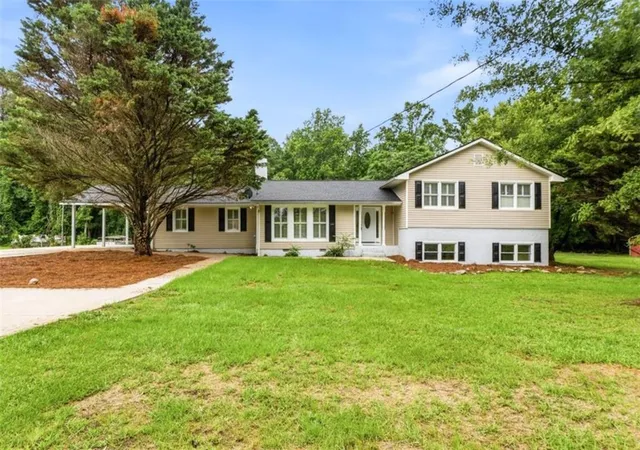 Photo 1 of Single family home for sale at 76 Willis Rd, Molena, GA 30258 | MLS# 7834185 | Listing updated on 2026-09-09
