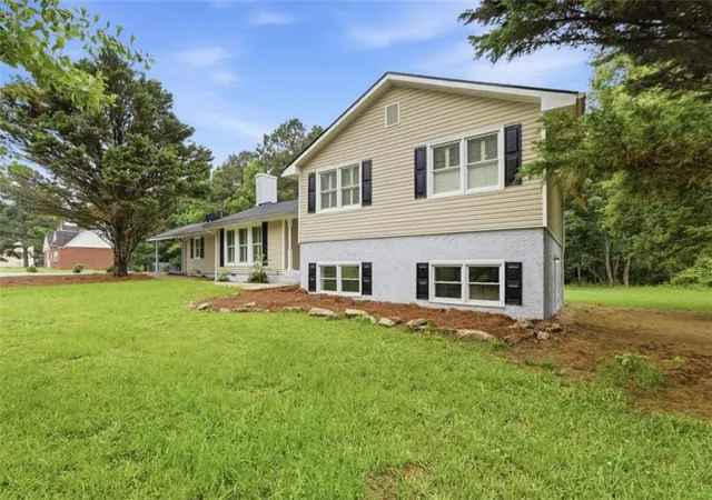 Photo 2 of Single family home for sale at 76 Willis Rd, Molena, GA 30258 | MLS# 7834185 | Listing updated on 2026-09-09