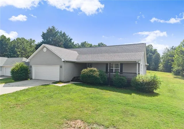 Photo 3 of Single family home for sale at 83 Ash Wood Ln, Cleveland, GA 30528 | MLS# 7841388 | Listing updated on 2026-09-23