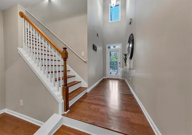 Photo 4 of Townhouse for sale at 117 Grampian Ct, Marietta, GA 30008 | MLS# 7833855 | Listing updated on 2026-09-16