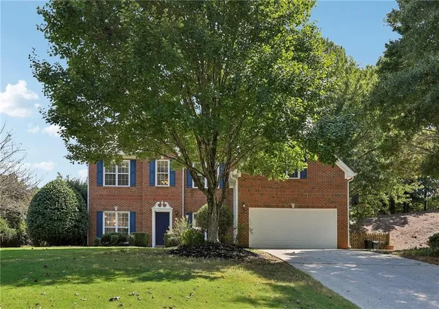 Photo 2 of Sale Pending at 3015 Saint Andrews Ct, Cumming, GA 30041 | MLS# 7843681 | Listing updated on 2026-10-08