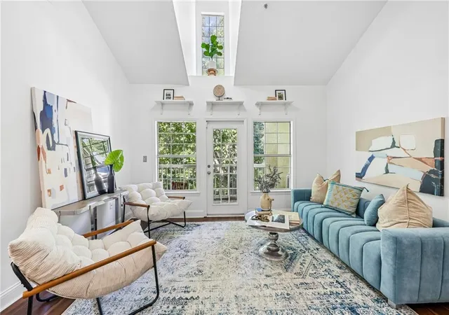 Photo 3 of Sale Pending at 1424 Westchester Ridge Ne, Atlanta, GA 30329 | MLS# 7838349 | Listing updated on 2026-09-25