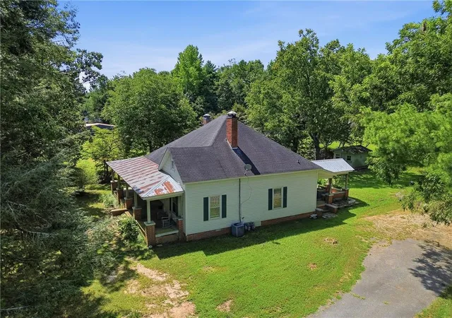 Photo 3 of Single family home for sale at 5001 Thompson Brg Rd, Murrayville, GA 30564 | MLS# 7827167 | Listing updated on 2026-09-11