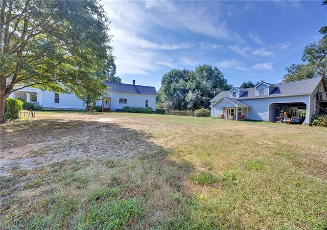 Photo 3 of Single family home for sale at 132 Field St, Newborn, GA 30056 | MLS# 7822327 | Listing updated on 2026-09-19