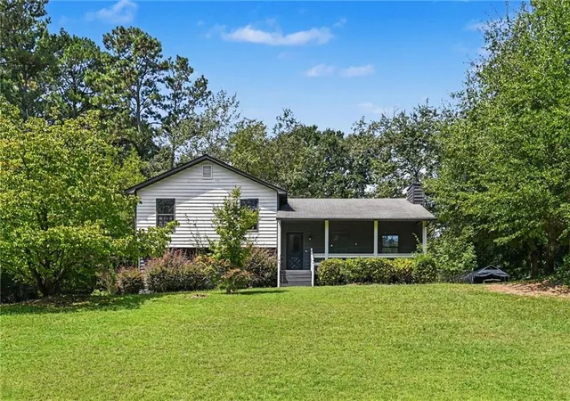 Photo 2 of Sale Pending at 56 Noses Crk Rd Sw, Marietta, GA 30064 | MLS# 7770698 | Listing updated on 2026-10-09