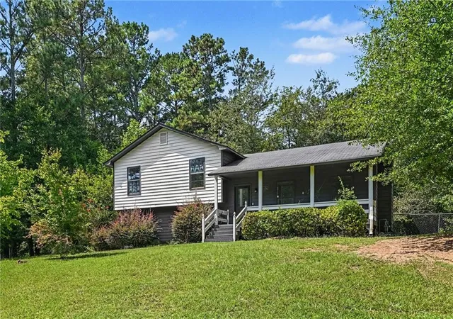 Photo 3 of Sale Pending at 56 Noses Crk Rd Sw, Marietta, GA 30064 | MLS# 7770698 | Listing updated on 2026-10-09