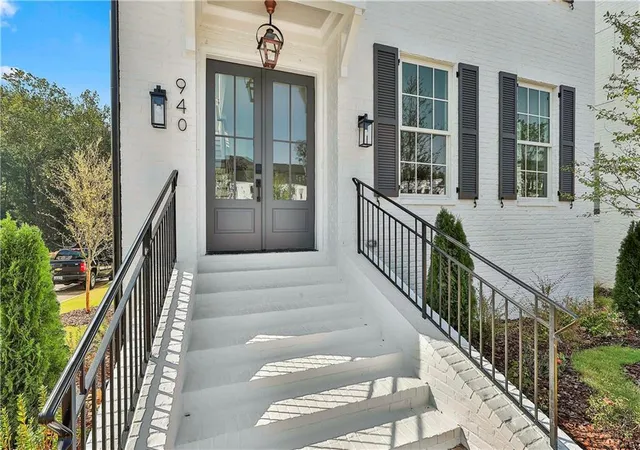 Photo 2 of Single family home for sale at 940 Laurel Brooke Ave, Peachtree City, GA 30269 | MLS# 7835299 | Listing updated on 2026-09-12