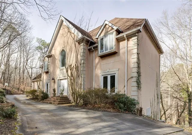 Photo 4 of Single family home for sale at 5105 Jett Forest Trl NW, Sandy Springs, GA 30327 | MLS# 7706833 | Listing updated on 2026-09-09