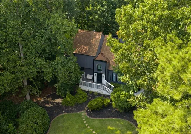 Photo 3 of Single family home for sale at 461 Lakeshore Dr, Duluth, GA 30096 | MLS# 7833834 | Listing updated on 2026-09-11