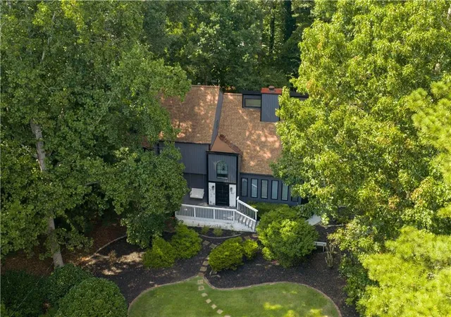 Photo 3 of Single family home for sale at 461 Lakeshore Dr, Duluth, GA 30096 | MLS# 7833834 | Listing updated on 2026-09-11