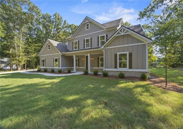 Photo 3 of Single family home for sale at 546 Harbour Shrs, Jackson, GA 30233 | MLS# 7830518 | Listing updated on 2026-09-08