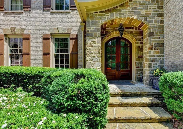 Photo 3 of Single family home for sale at 5505 Long Is Dr NW, Sandy Springs, GA 30327 | MLS# 7785729 | Listing updated on 2026-10-25