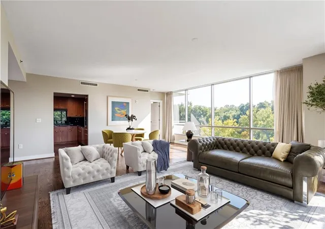 Photo 4 of Condo for sale at 700 Park Regency Pl NE #707, Atlanta, GA 30326 | MLS# 7821458 | Listing updated on 2026-10-29