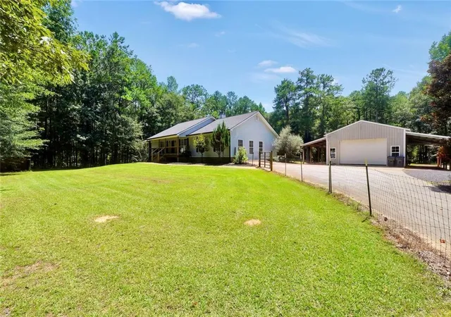 Photo 4 of Single family home for sale at 2182 Leguin Ml Rd, Locust Grove, GA 30248 | MLS# 7831445 | Listing updated on 2026-09-03