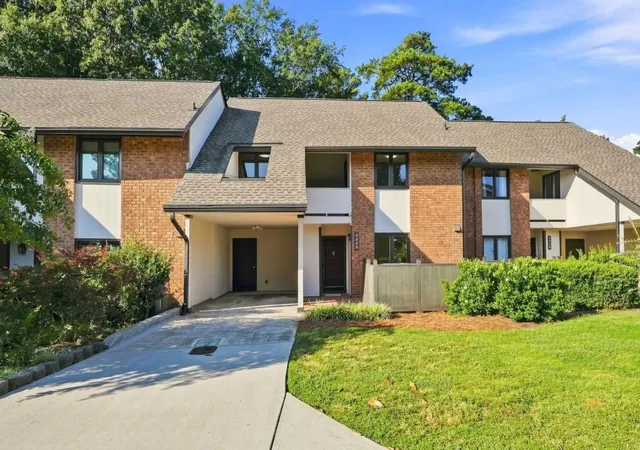 Townhouse for sale at 3229 Clairmont N NE, Brookhaven, GA 30329 | MLS# 7834004
