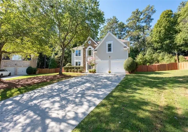 Photo 2 of Single family home for sale at 2960 Saddlebrook Glen Dr, Cumming, GA 30041 | MLS# 7831659 | Listing updated on 2026-09-11