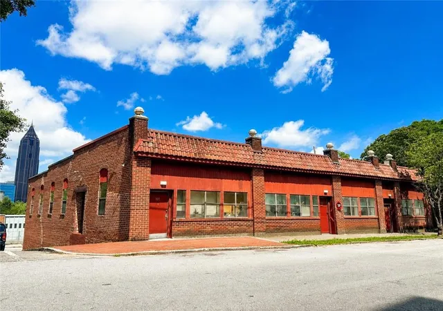 Photo 1 of House for sale at 530 Parkway Dr NE, Atlanta, GA 30308 | MLS# 7807946 | Listing updated on 2026-09-08